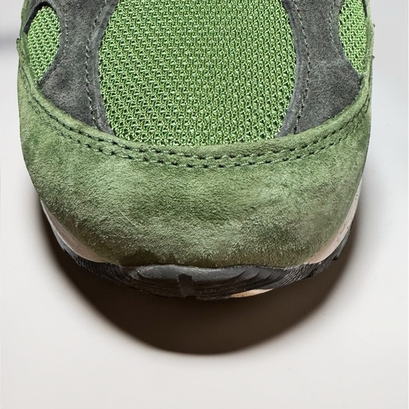 New Balance M992JJ Green and Black Sneakers - Picture 10 of 11